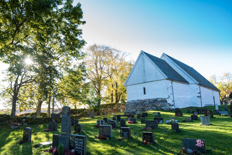 Påskepilegrimstur til Dolm kirke på Hitra