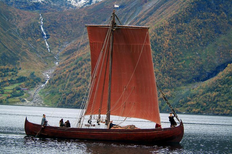 Pilegrimsseglas med Borgundknarren fra Ålesund til Valldal