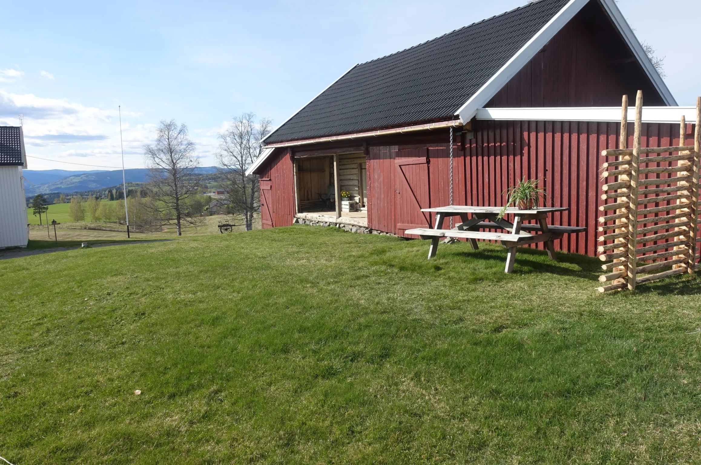 Minivandring og åpning av herberget Olasvehaugen